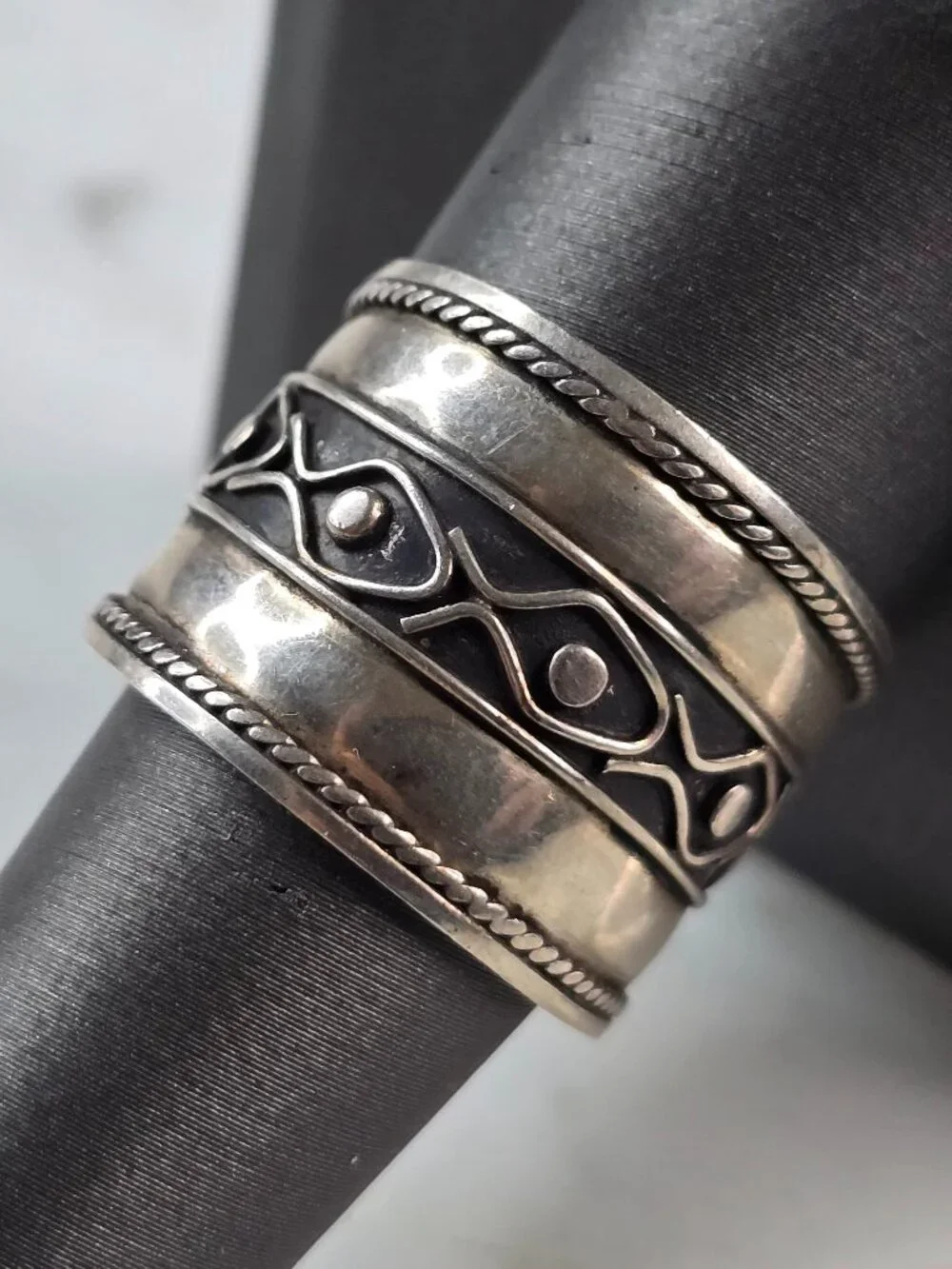 Womens Vintage Estate Sterling Silver Southwestern Ring 4.2g E622